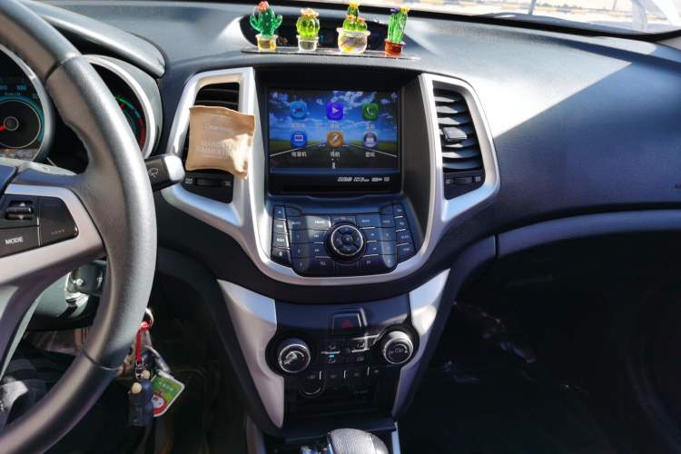 Used CHANGAN Eado New Energy 2016 All-Electric Luxury Model Audio And AC Panel