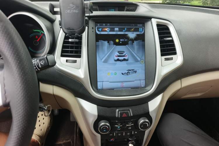 Used CHANGAN Eado New Energy 2016 Pure Electric Elite Model Audio And AC Panel