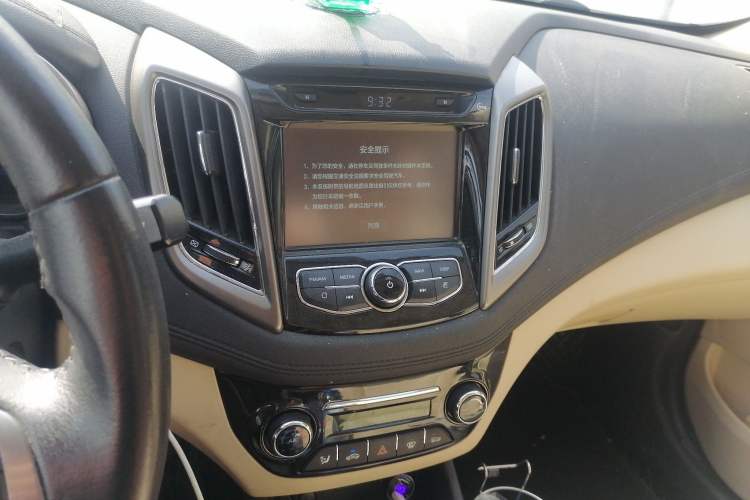 Used CHANGAN Eado New Energy 2016 Pure Electric Deluxe Model Audio And AC Panel