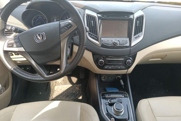 Used CHANGAN Eado New Energy 2016 Pure Electric Premium Model Center Console