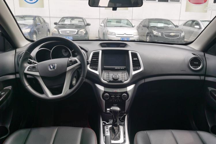 Used CHANGAN Eado New Energy 2016 Pure Electric Deluxe Model Center Console