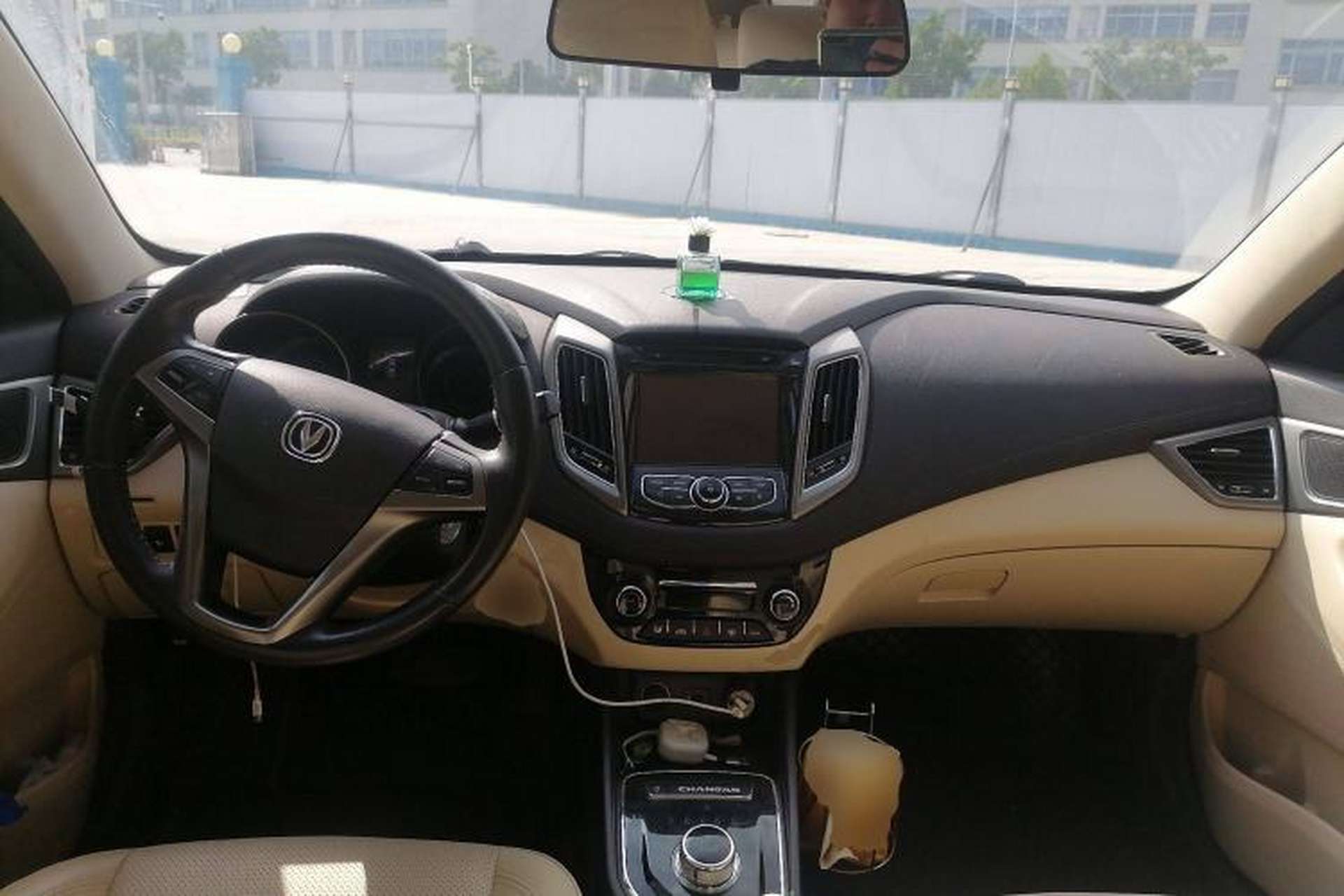 Used CHANGAN Eado New Energy 2016 Pure Electric Deluxe Model Center Console