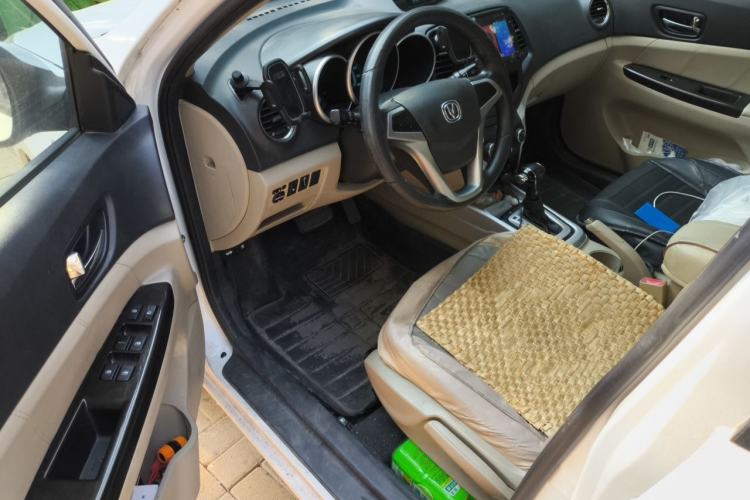 Used CHANGAN Eado New Energy 2016 Pure Electric Enjoyment Model Driver Seat