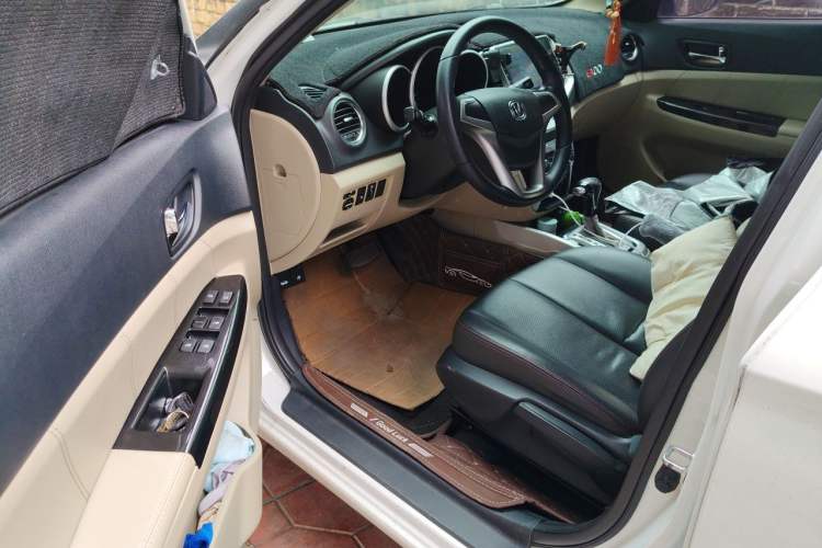 Used CHANGAN Eado New Energy 2016 Pure Electric Elite Model Driver Seat