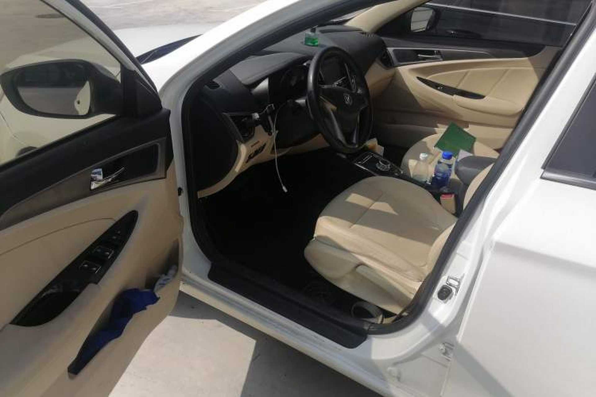 Used CHANGAN Eado New Energy 2016 Pure Electric Deluxe Model Driver Seat
