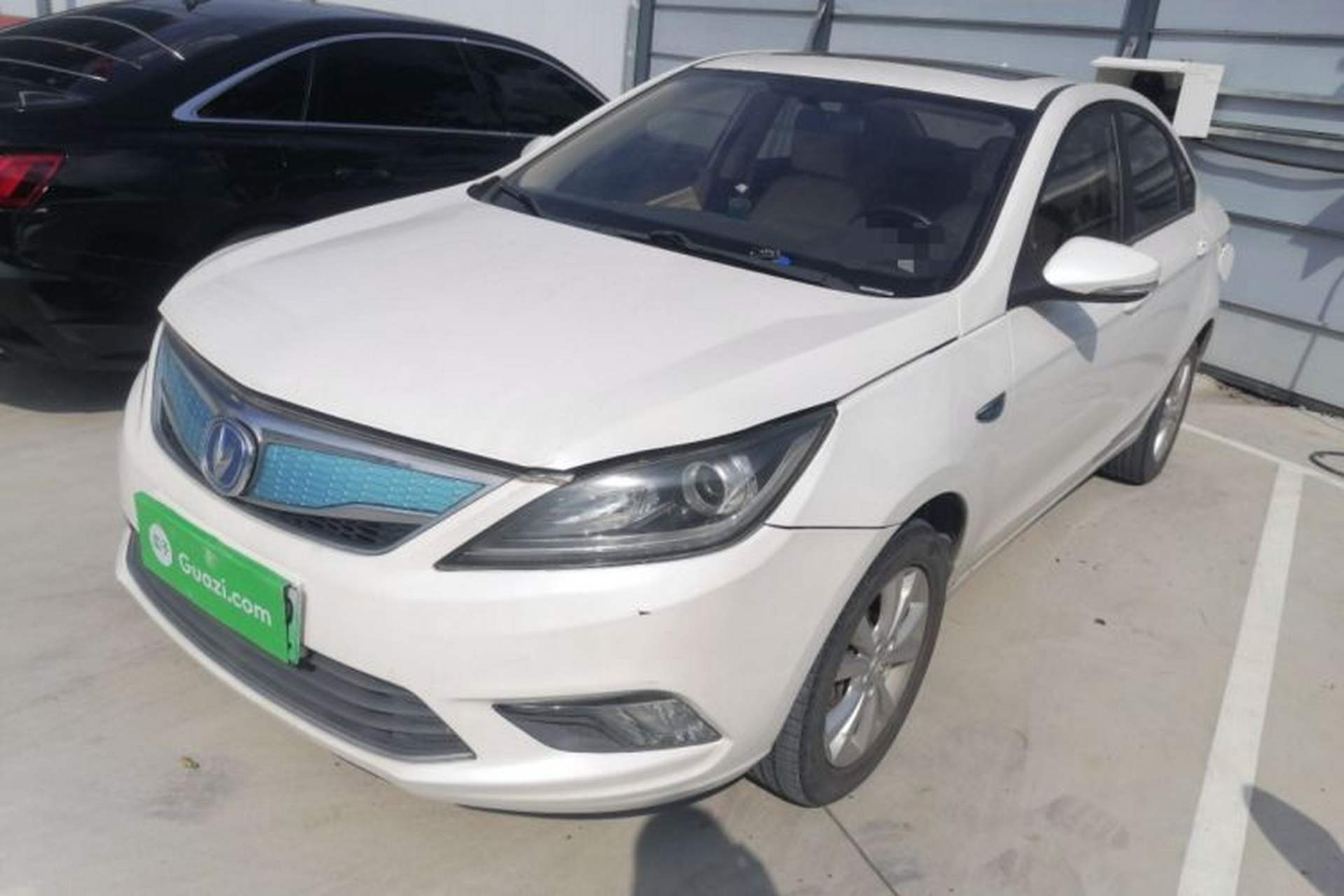 Used CHANGAN Eado New Energy 2016 Pure Electric Deluxe Model Front Left 45 Deg