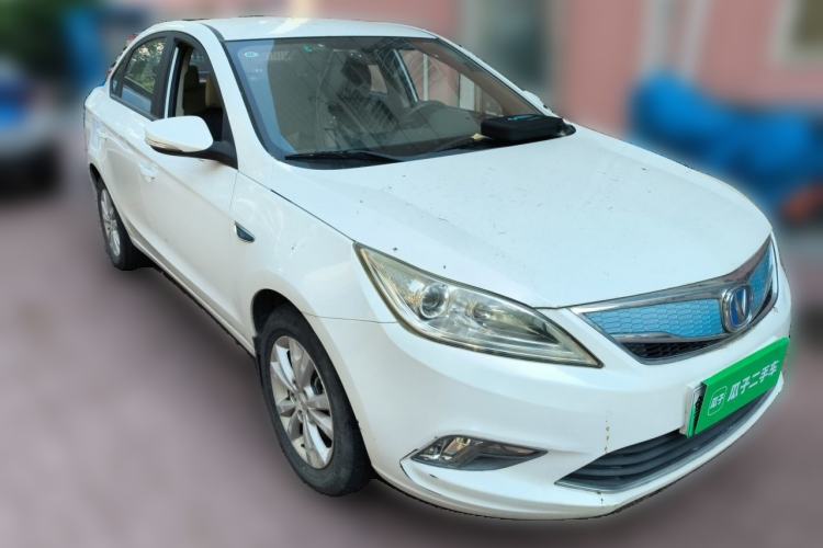 Used CHANGAN Eado New Energy 2016 Pure Electric Enjoyment Model Front Right 45 Deg