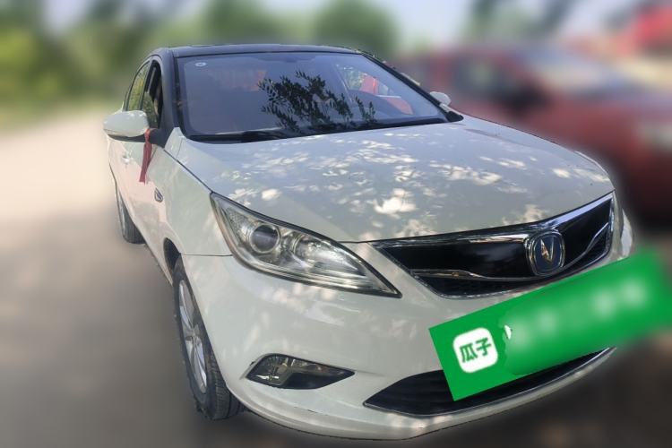 Used CHANGAN Eado New Energy 2016 Pure Electric Premium Model Front Right 45 Deg