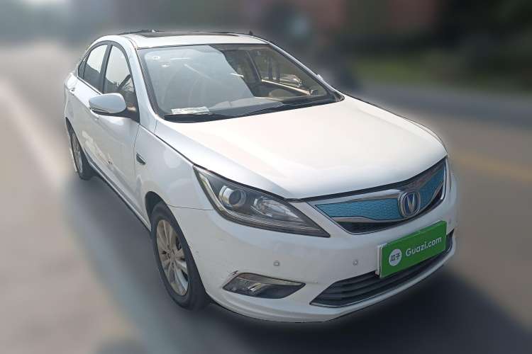 Used CHANGAN Eado New Energy 2016 Pure Electric Premium Model Front Right 45 Deg