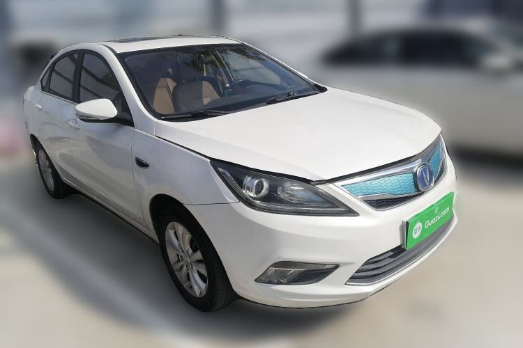 Used CHANGAN Eado New Energy 2016 Pure Electric Deluxe Model Front Right 45 Deg
