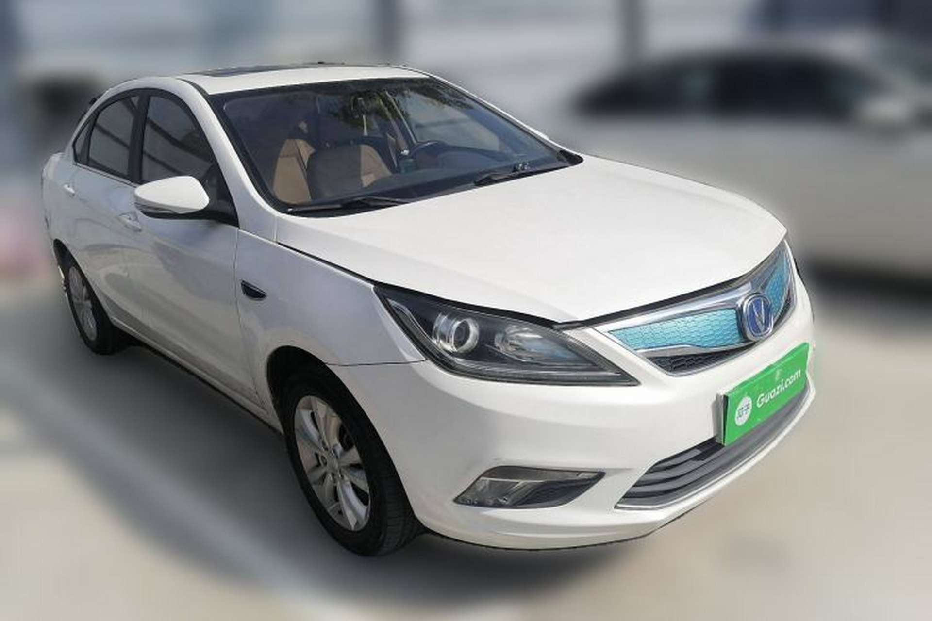 Used CHANGAN Eado New Energy 2016 Pure Electric Deluxe Model Front Right 45 Deg