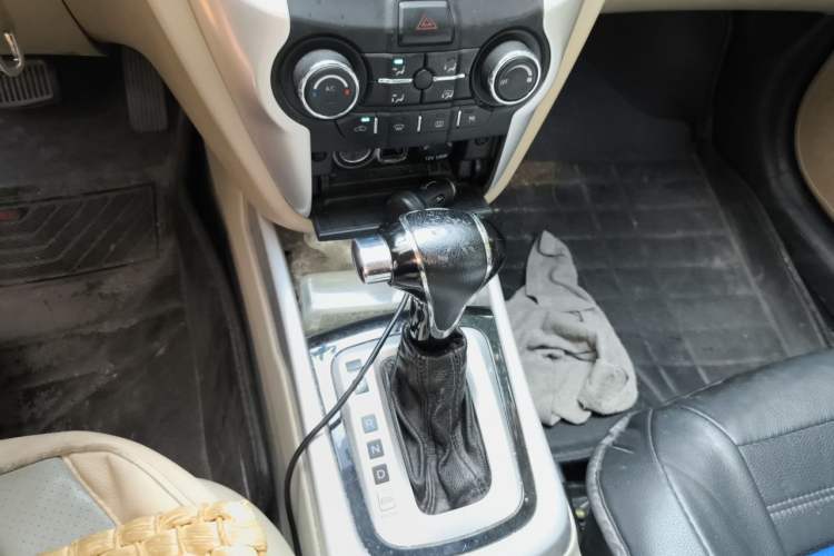 Used CHANGAN Eado New Energy 2016 Pure Electric Enjoyment Model Gear Lever
