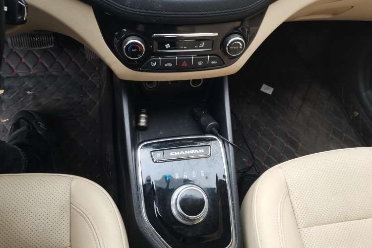 Used CHANGAN Eado New Energy 2016 Pure Electric Deluxe Model Gear Lever