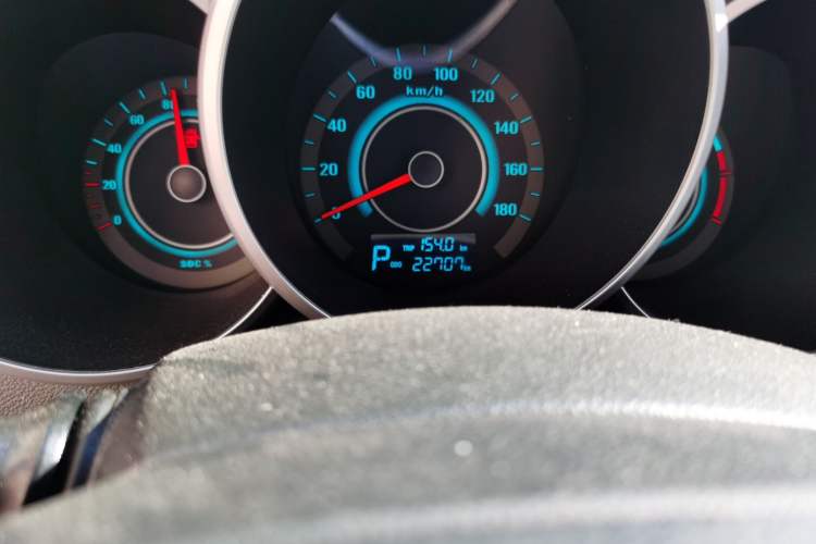 Used CHANGAN Eado New Energy 2016 All-Electric Luxury Model Odometer Close Up