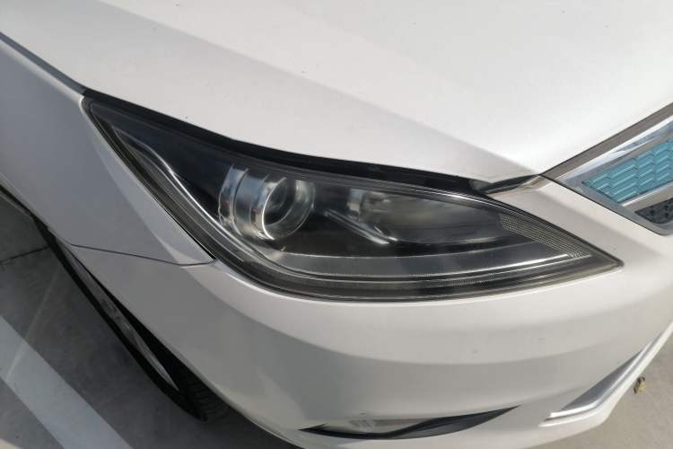 Used CHANGAN Eado New Energy 2016 Pure Electric Deluxe Model Right Front Headlight