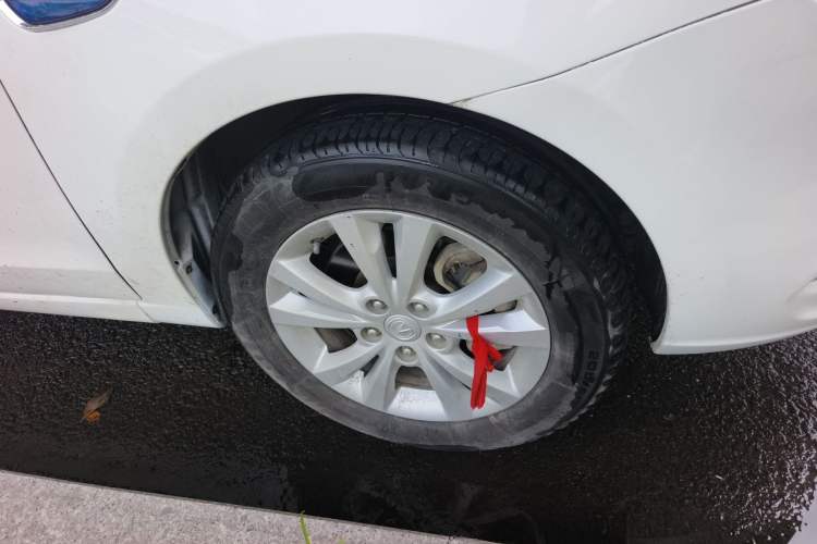 Used CHANGAN Eado New Energy 2016 Pure Electric Elite Model Right Front Wheel Hub