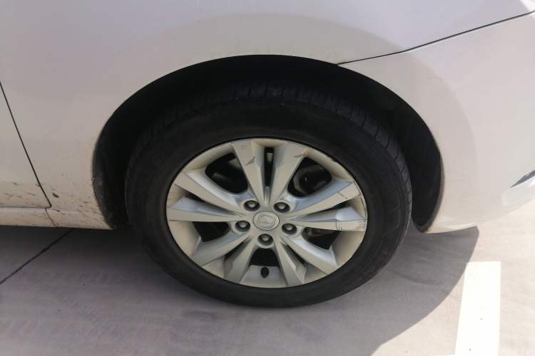 Used CHANGAN Eado New Energy 2016 Pure Electric Deluxe Model Right Front Wheel Hub