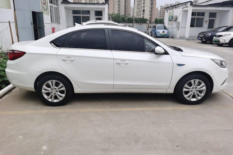 Used CHANGAN Eado New Energy 2016 Pure Electric Deluxe Model Right Side