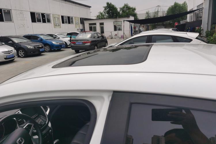 Used CHANGAN Eado New Energy 2016 Pure Electric Deluxe Model Roof