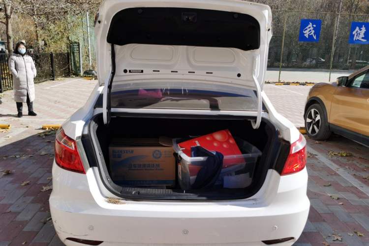 Used CHANGAN Eado New Energy 2016 All-Electric Luxury Model Trunk