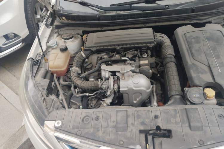 Used CHANGAN Eado New Energy 2018 1.0T PHEV Navigation Model Engine Bay Right