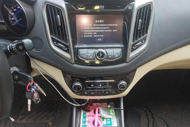 Used CHANGAN Eado New Energy 2018 EV300 Deluxe Model Audio And AC Panel