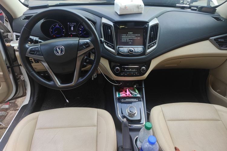 Used CHANGAN Eado New Energy 2018 EV300 Deluxe Model Center Console