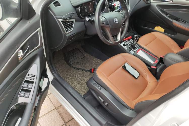 Used CHANGAN Eado New Energy 2018 1.0T PHEV Navigation Model Driver Seat