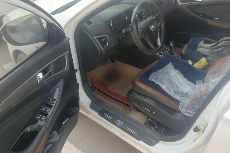 Used CHANGAN Eado New Energy 2018 1.0T PHEV Navigation Model Driver Seat
