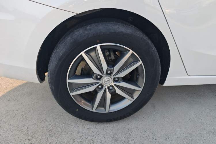 Used CHANGAN Eado New Energy 2018 1.0T PHEV Navigation Model Exterior 8