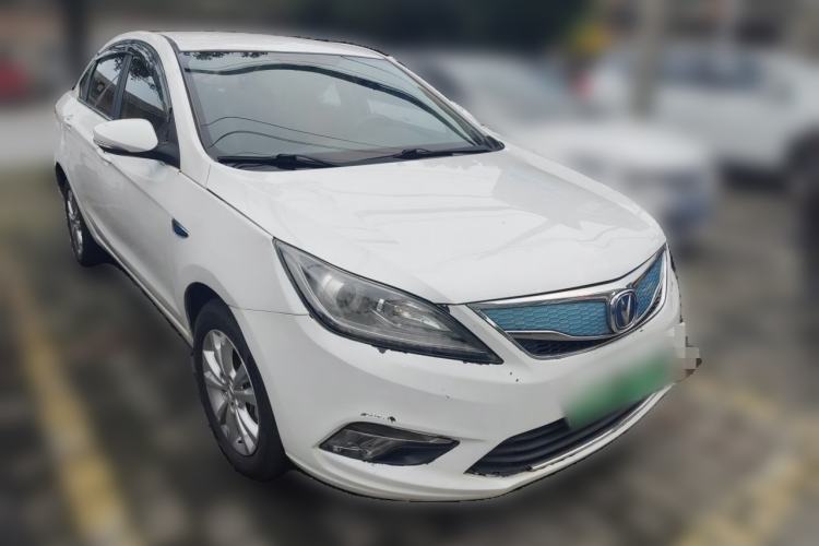 Used CHANGAN Eado New Energy 2018 EV300 Enjoyment Model Front Right 45 Deg