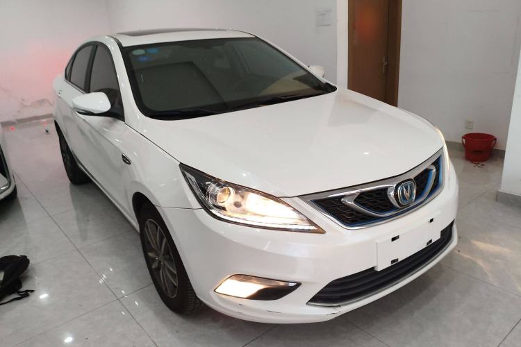 Used CHANGAN Eado New Energy 2018 1.0T PHEV Navigation Model Front Right 45 Deg