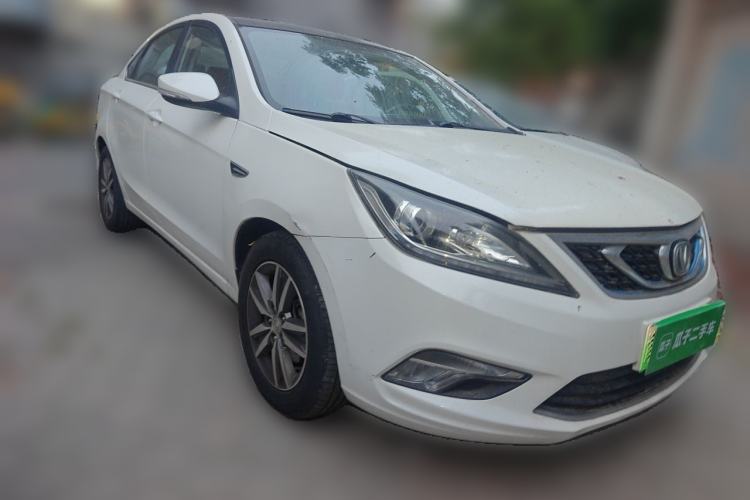 Used CHANGAN Eado New Energy 2018 1.0T PHEV Navigation Model Front Right 45 Deg