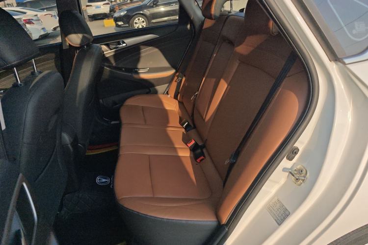 Used CHANGAN Eado New Energy 2018 1.0T PHEV Navigation Model Interior 4