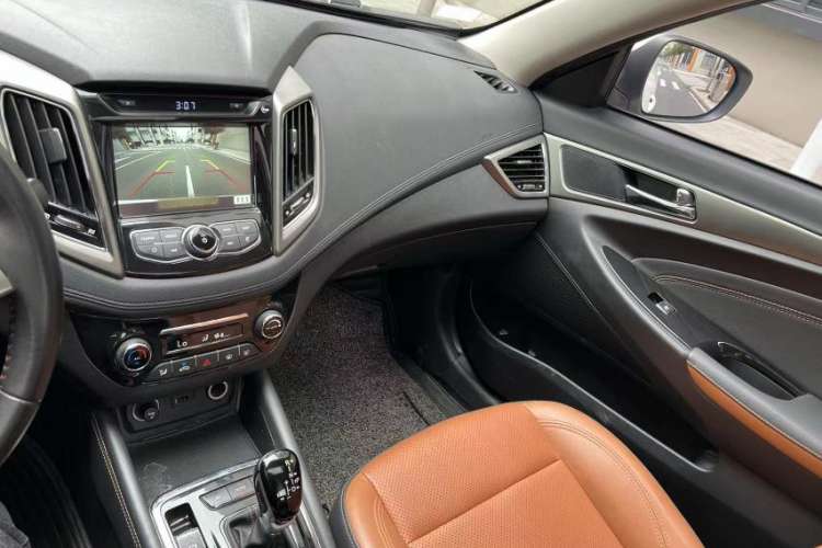 Used CHANGAN Eado New Energy 2018 1.0T PHEV Navigation Model Interior 5
