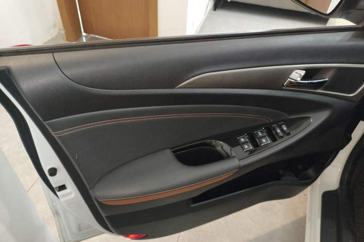 Used CHANGAN Eado New Energy 2018 1.0T PHEV Navigation Model Left Front Door Interior