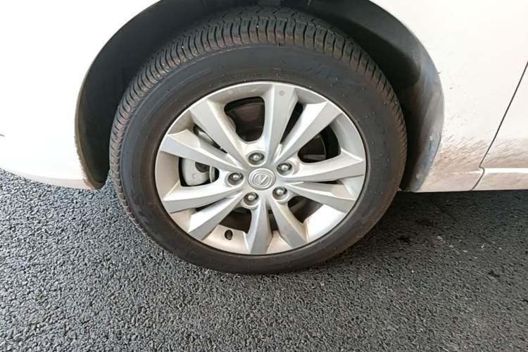 Used CHANGAN Eado New Energy 2018 EV300 Enjoyment Model Left Front Wheel Hub