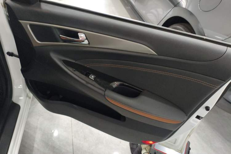 Used CHANGAN Eado New Energy 2018 1.0T PHEV Navigation Model Right Front Door Interior