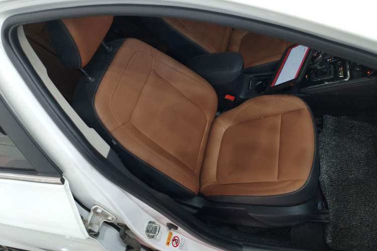 Used CHANGAN Eado New Energy 2018 1.0T PHEV Navigation Model Right Front Seat