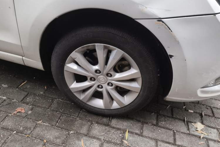 Used CHANGAN Eado New Energy 2018 EV300 Enjoyment Model Right Front Wheel Hub