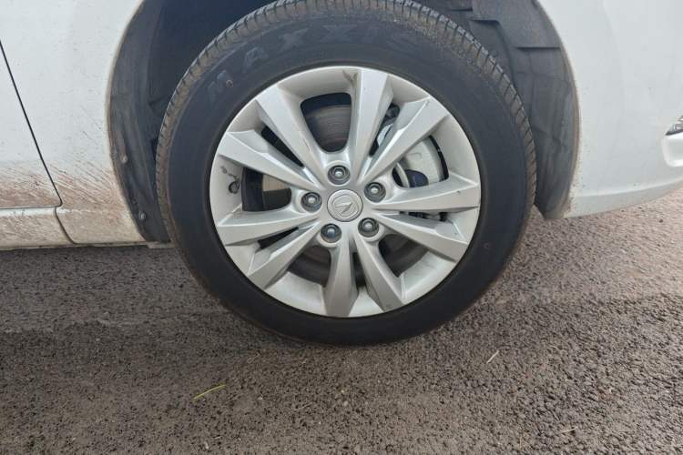 Used CHANGAN Eado New Energy 2018 EV300 Enjoyment Model Right Front Wheel Hub