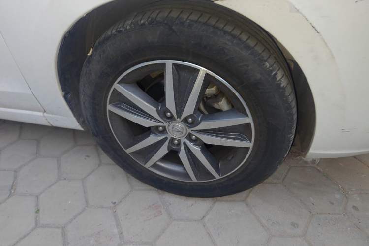 Used CHANGAN Eado New Energy 2018 1.0T PHEV Navigation Model Right Front Wheel Hub
