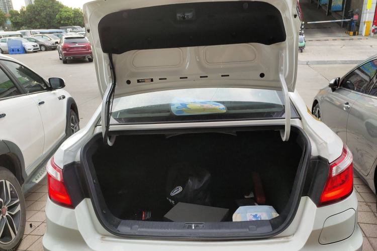 Used CHANGAN Eado New Energy 2018 1.0T PHEV Navigation Model Trunk