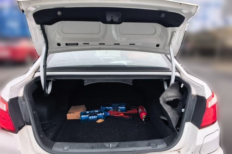 Used CHANGAN Eado New Energy 2018 1.0T PHEV Navigation Model Trunk