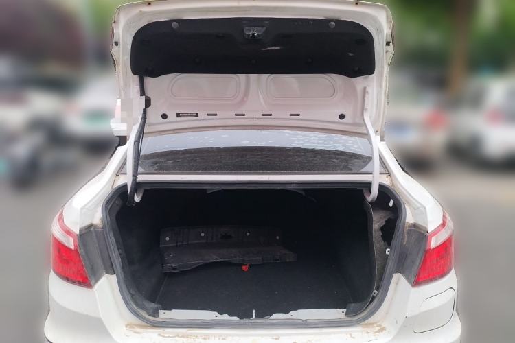Used CHANGAN Eado New Energy 2018 1.0T PHEV Navigation Model Trunk