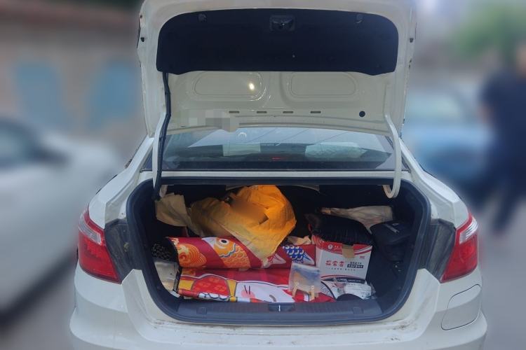 Used CHANGAN Eado New Energy 2018 1.0T PHEV Navigation Model Trunk