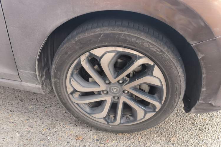 Used CHANGAN Eado New Energy 2019 EV460 Smart Edition Right Front Wheel Hub
