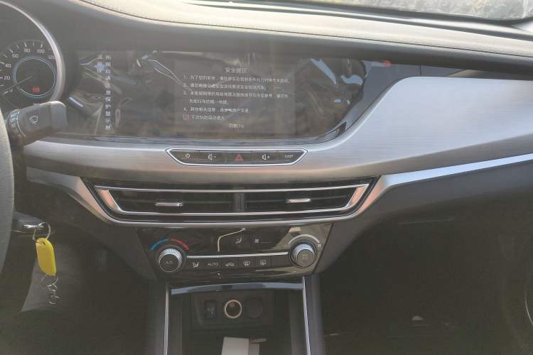 Used CHANGAN Eado New Energy 2019 EV460 Smart Edition Audio And AC Panel