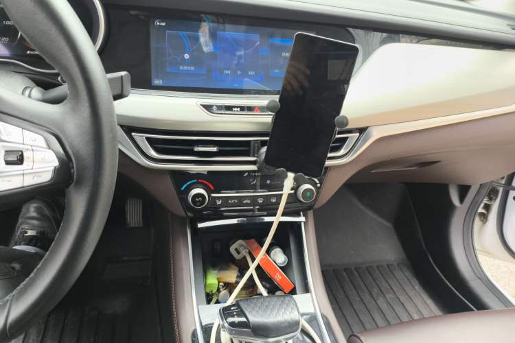 Used CHANGAN Eado New Energy 2019 EV460 Smart Edition Audio And AC Panel