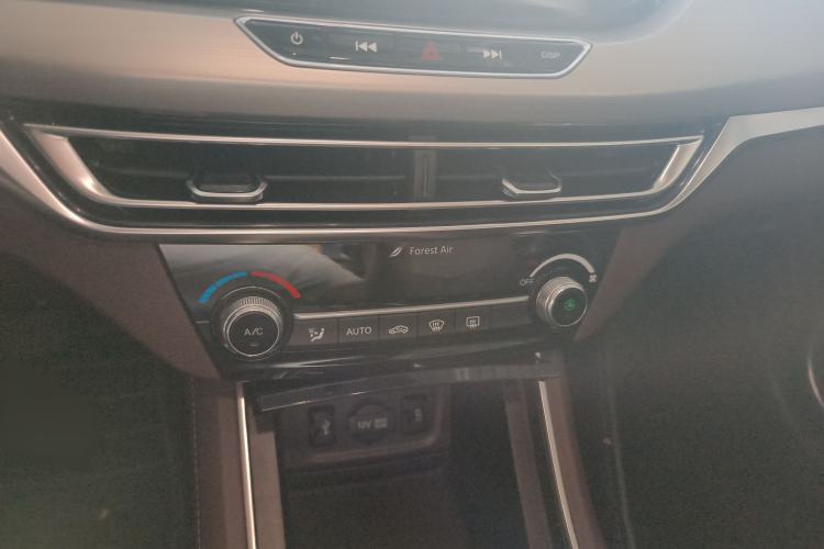 Used CHANGAN Eado New Energy 2019 EV460 Smart Edition Audio And AC Panel